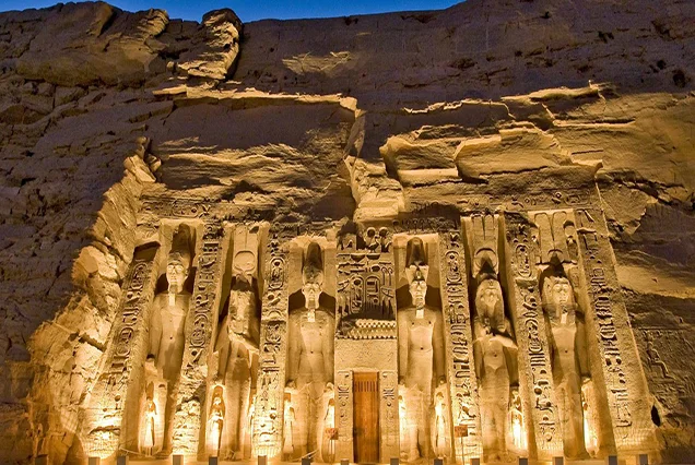 Exklusiver Ausflug Hurghada Abu Simbel 2 Tages Tour mit Hotel