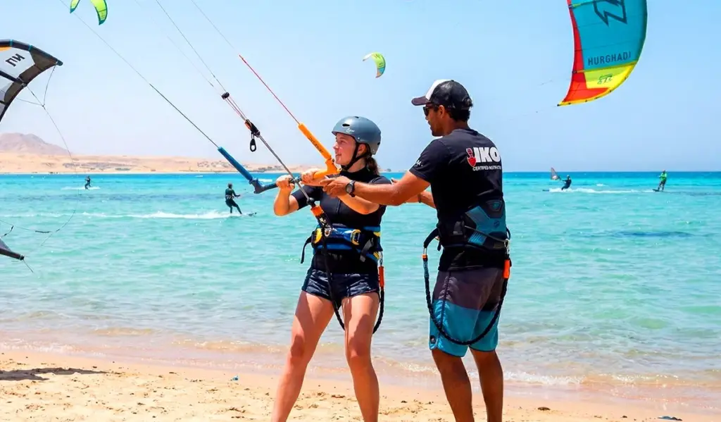 Kitesurfen Hurghada buchen – So sparst du Geld